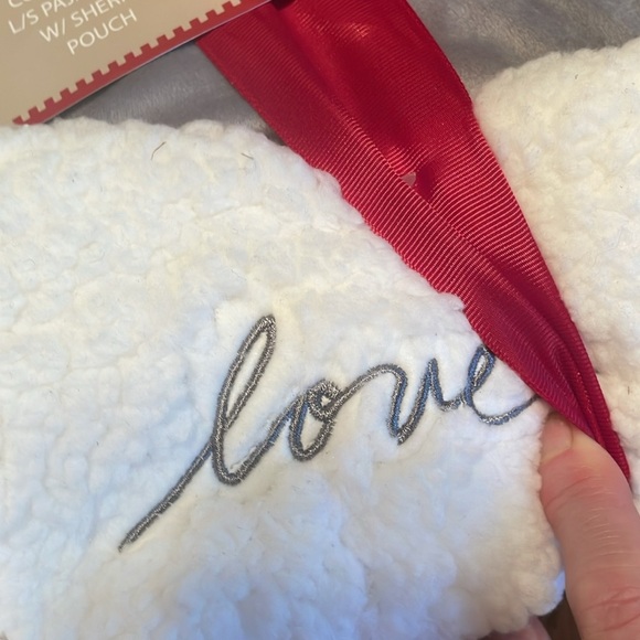 🌸NWT ELLEN DEGENERES 2 pc Womens Velour Pajama Set -size Small 4/6 - Picture 7 of 10